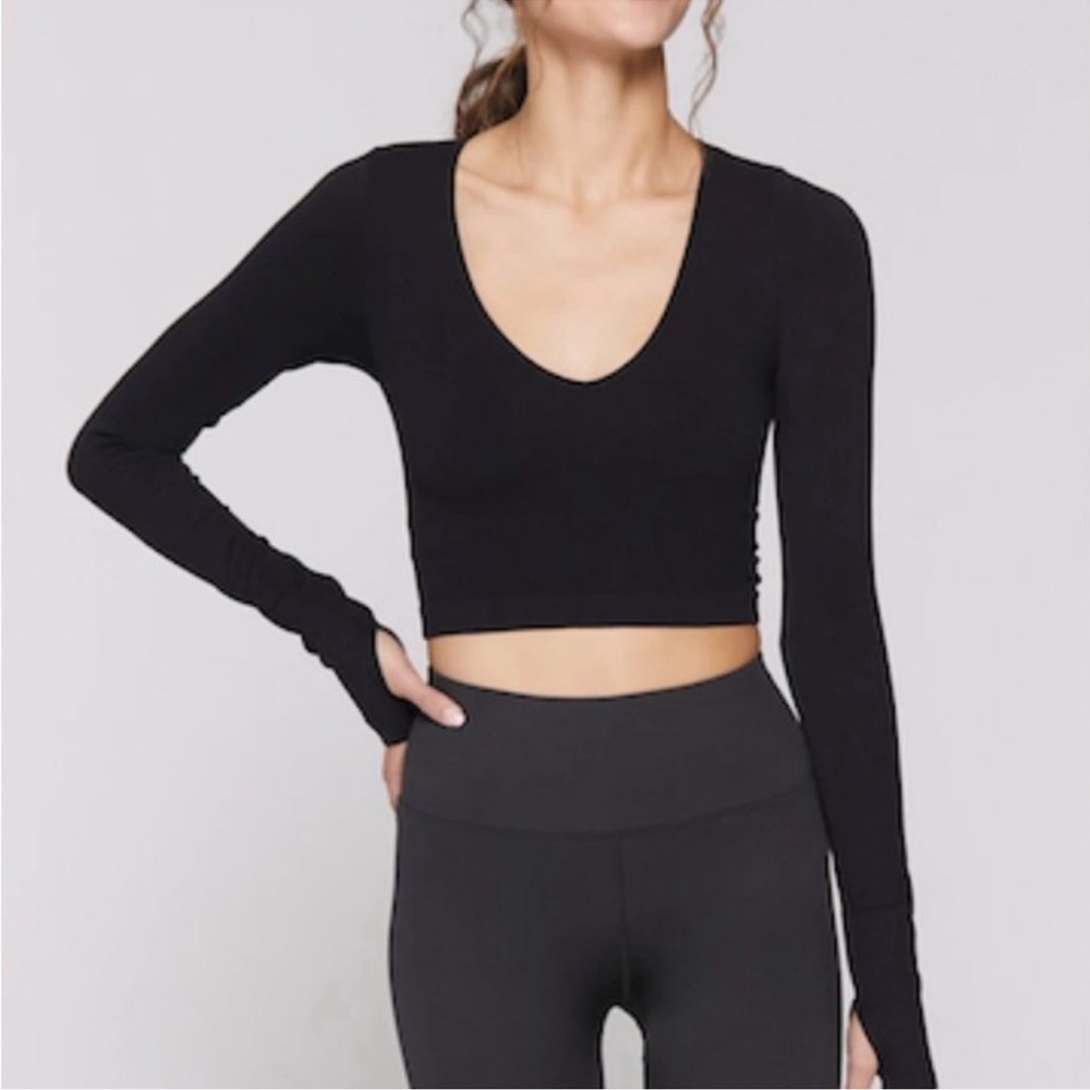 Spiritual gangster black long sleeve cropped workout top in black size xs/s